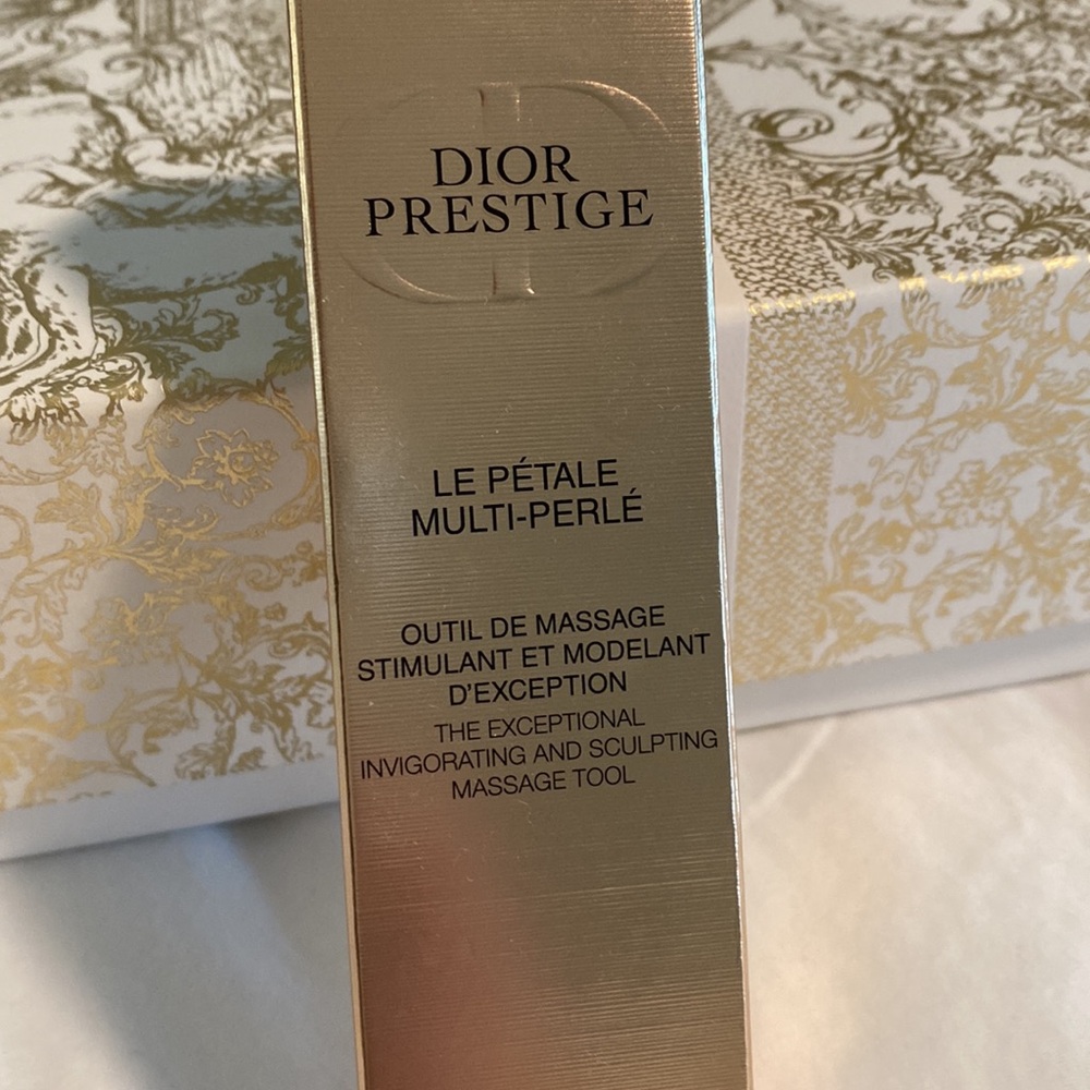 DIOR PRESTIGE LE PÉTALE MULTI-PERLÉ - Invigorating and Sculpting Massage Tool